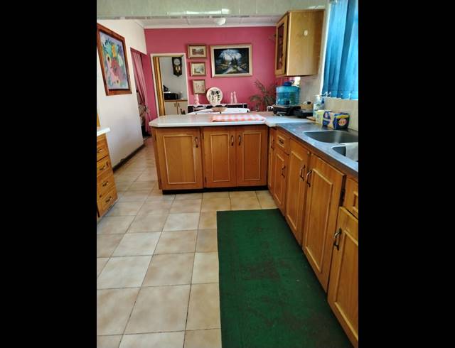 3 BEDROOM HOUSE FOR SALE IN PIONEER PARK